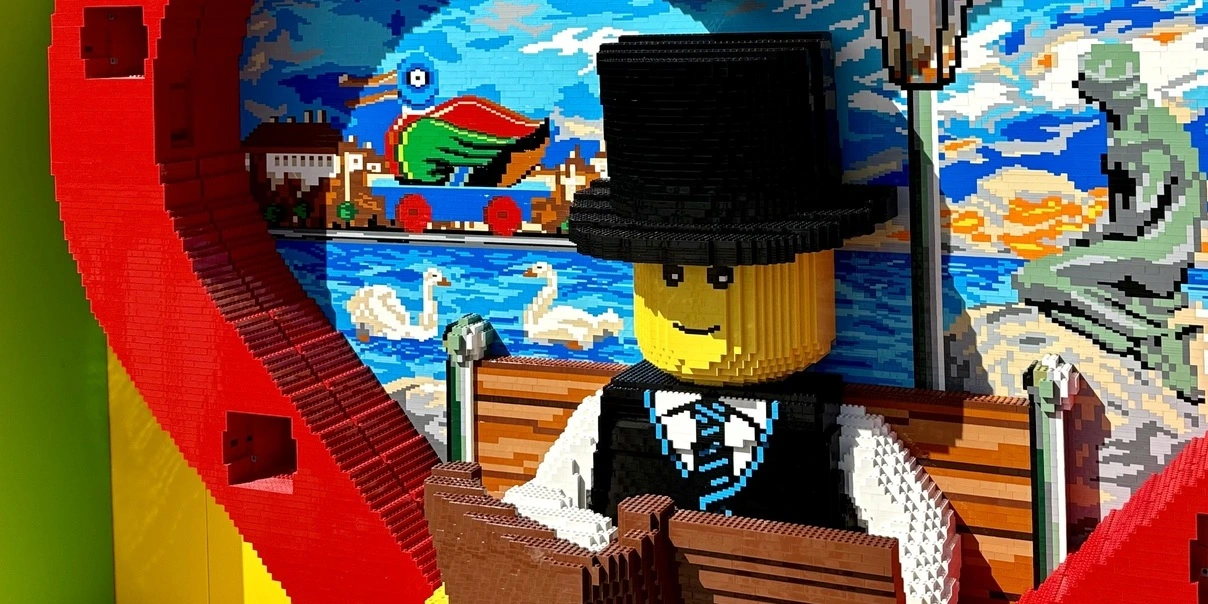 LEGOLAND® Billund Kicks Off LEGO® Festival with Giant LEGO Heart